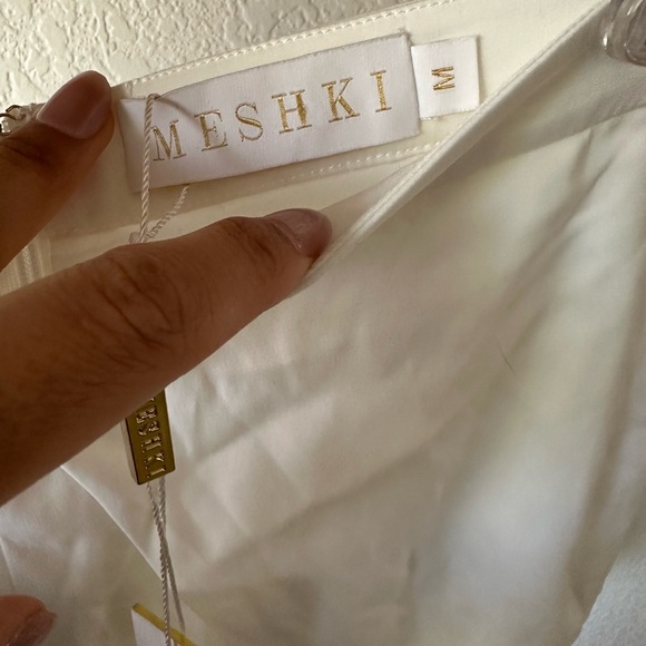 NWT Meshki Amyra Split Shorts in Medium - Picture 5 of 5